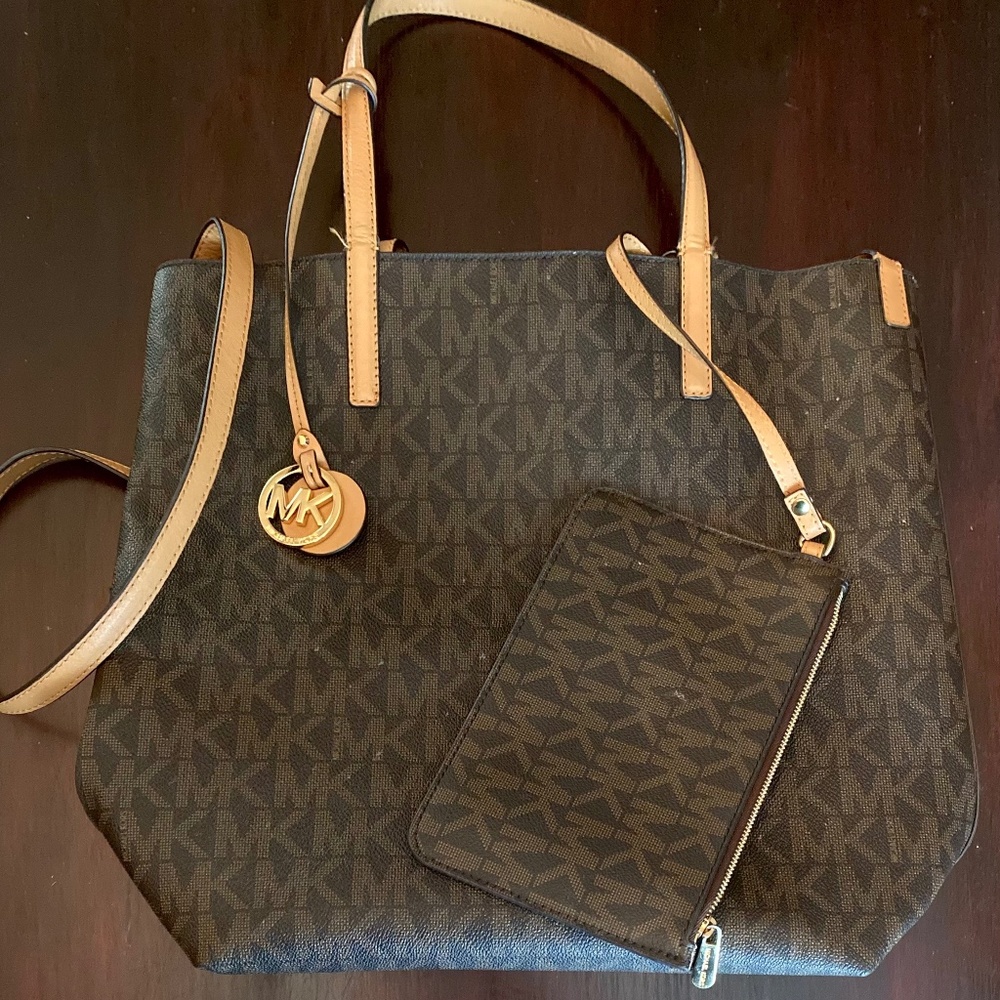 Michael Kors Large Logo Tote With Wristlet